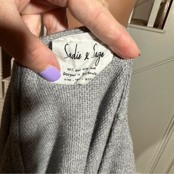 Gray knit twist front top - Picture 10 of 11